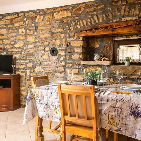 Larca Apartment
