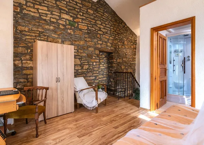 Larca Apartman Kanfanar